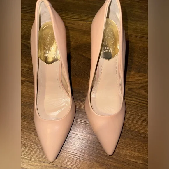 VINCE CAMUTO Tan Leather Heels Pumps size 9 - Picture 10 of 15
